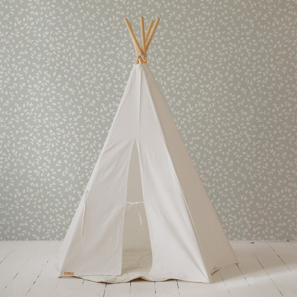 Children's tipi with Snow White rug